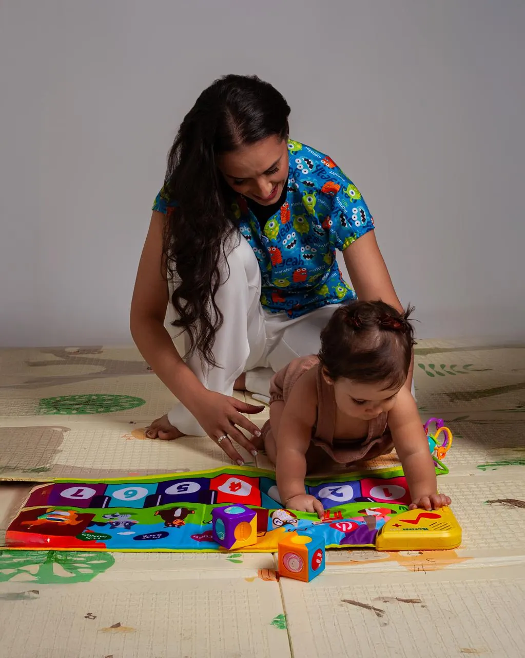 Fisioterapia pediátrica com estimulação infantil para bebê em Brusque na Angel