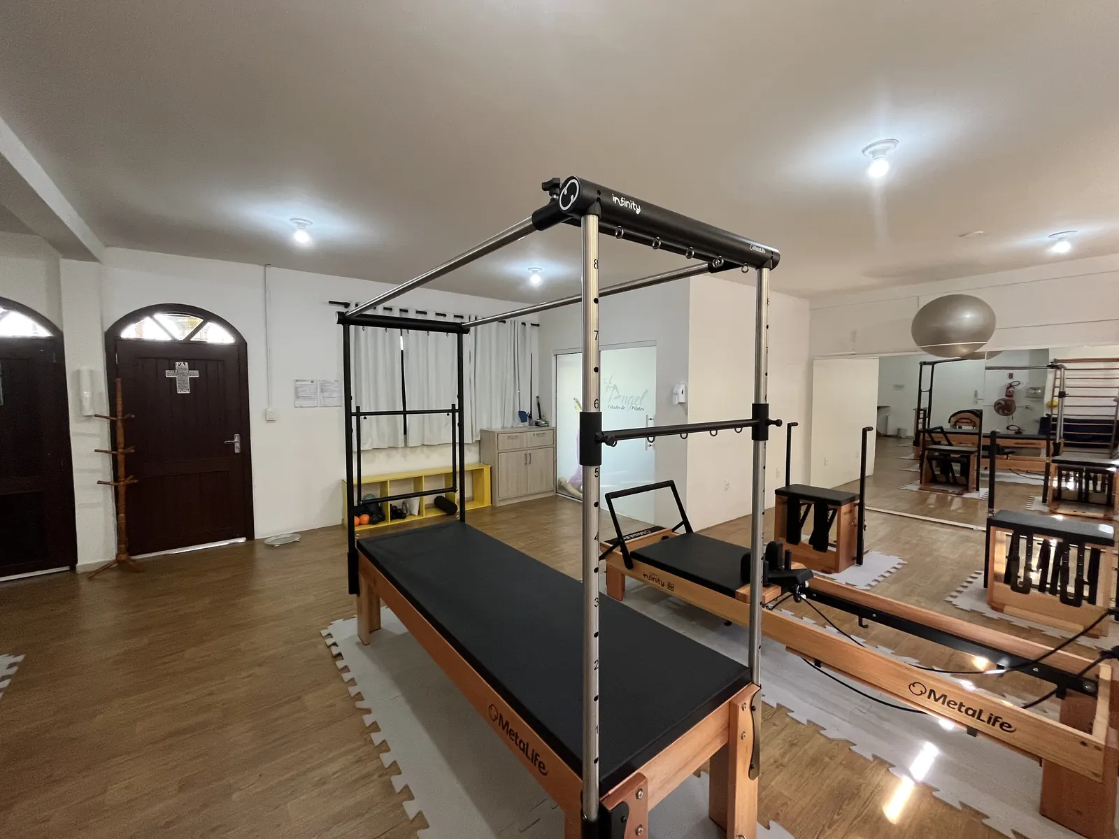 Cadillac de pilates na Unidade Azambuja da Angel em Brusque